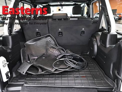 Used 2023 Jeep Wrangler Unlimited w/ Cold Weather Group image 7