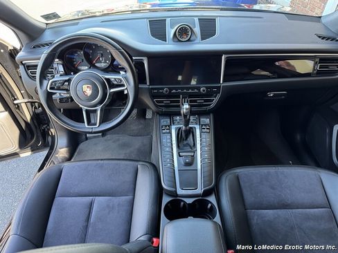 Used 2021 Porsche Macan image 31
