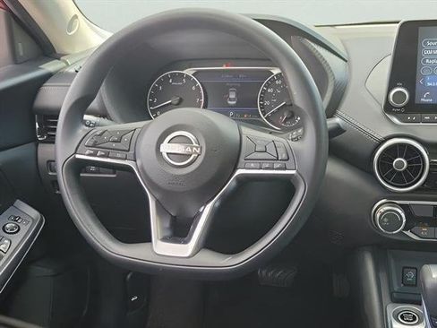 Used 2024 Nissan Sentra SV FWD image 13