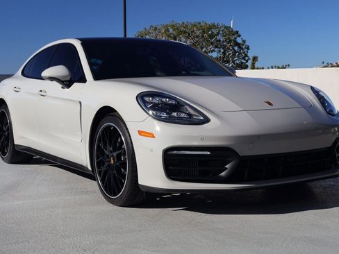 Certified 2022 Porsche Panamera Platinum Edition image 7
