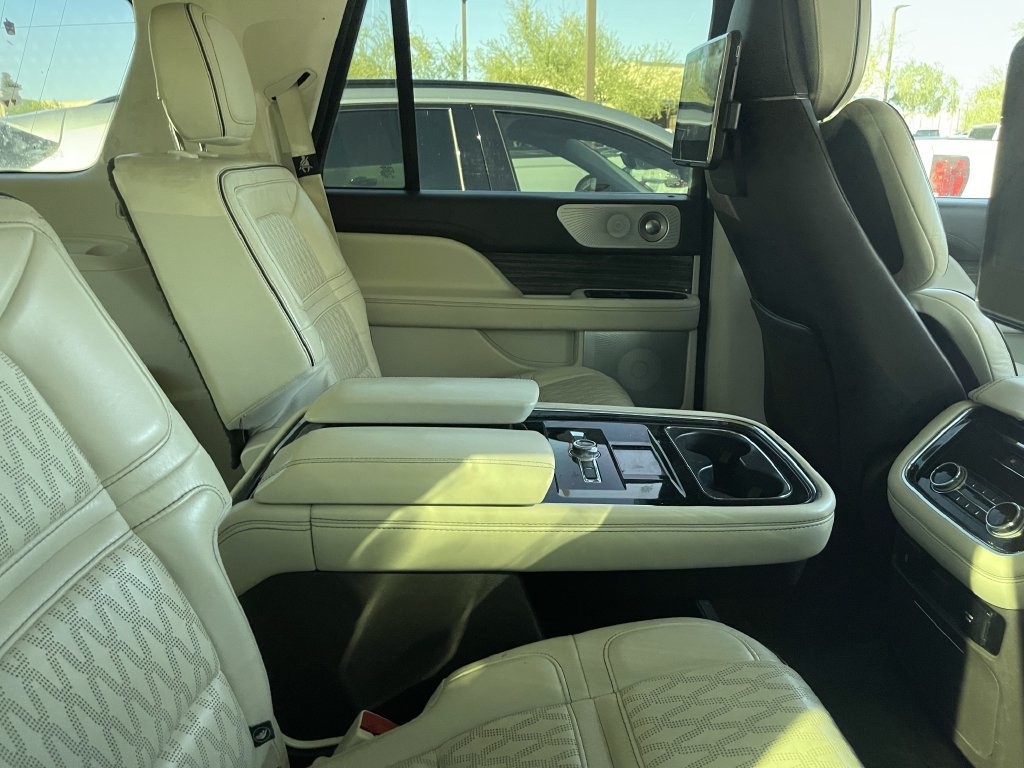 Used 2020 Lincoln Navigator L Black Label w/ Cargo Convenience Package AWD/4WD image 7