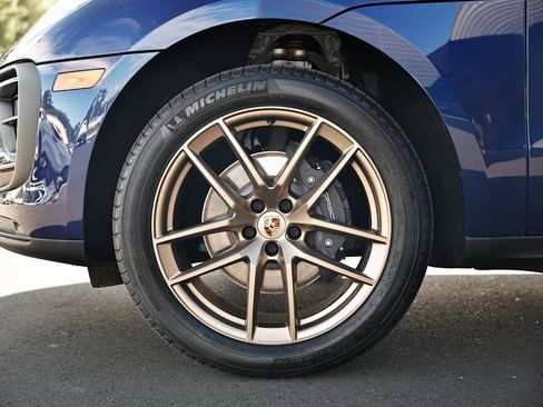 New 2026 Porsche Macan image 12