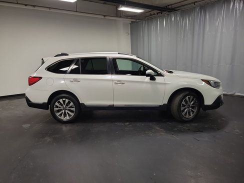 Used 2019 Subaru Outback 2.5i Touring image 10