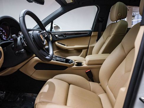 Certified 2026 Porsche Macan image 22