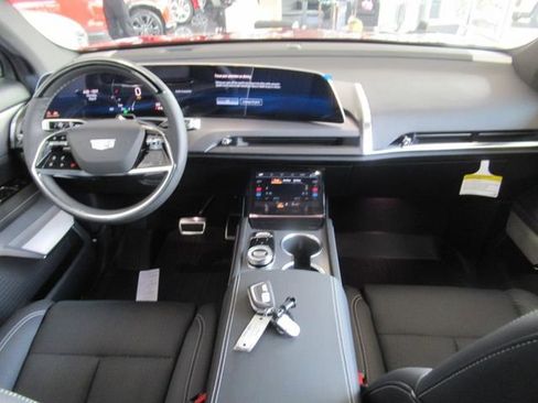 New 2026 Cadillac Vistiq Sport image 11