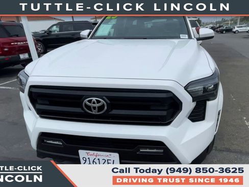 Used 2025 Toyota Tacoma SR5 AWD/4WD image 3