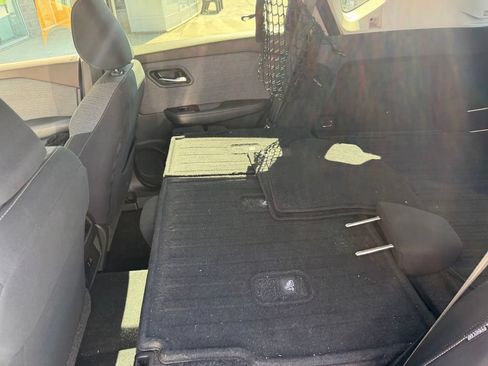 Used 2023 Nissan Rogue SV AWD/4WD image 10
