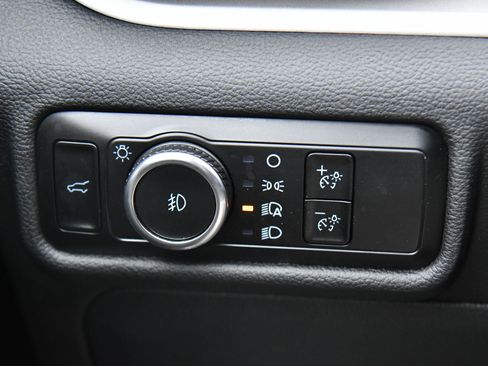 Used 2023 Ford Explorer XLT w/ Equipment Group 202A image 32