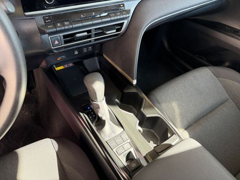 Used 2025 Toyota Camry LE image 40