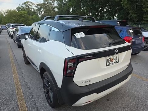 Used 2025 Nissan Kicks SR FWD image 4