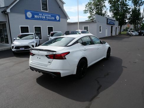 Used 2022 Nissan Altima 2.5 SR w/ Midnight Edition Package AWD/4WD image 6