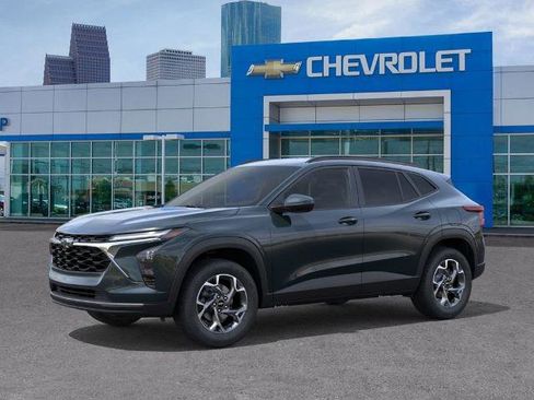 New 2026 Chevrolet Trax LT FWD image 2