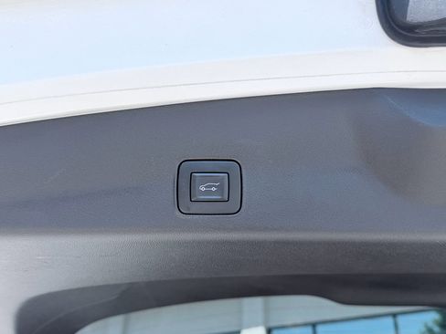 Used 2023 Chevrolet TrailBlazer RS w/ Sun and Liftgate Package AWD/4WD image 10