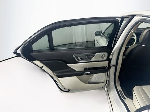 Used 2018 Lincoln Continental Black Label AWD/4WD image 28