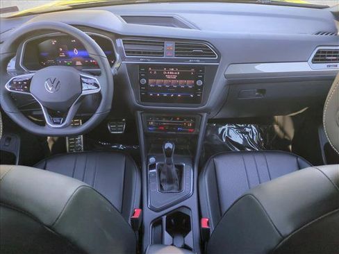 Used 2024 Volkswagen Tiguan SE R-Line FWD image 17