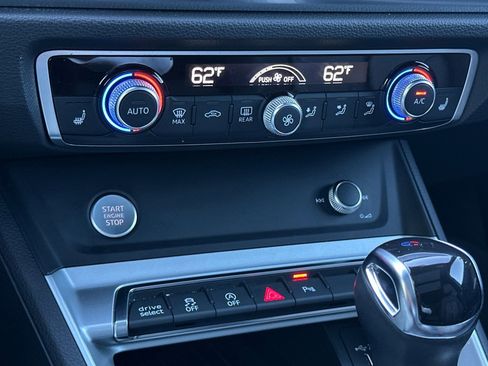 Used 2020 Audi Q3 2.0T Premium Plus w/ Premium Plus Package image 19