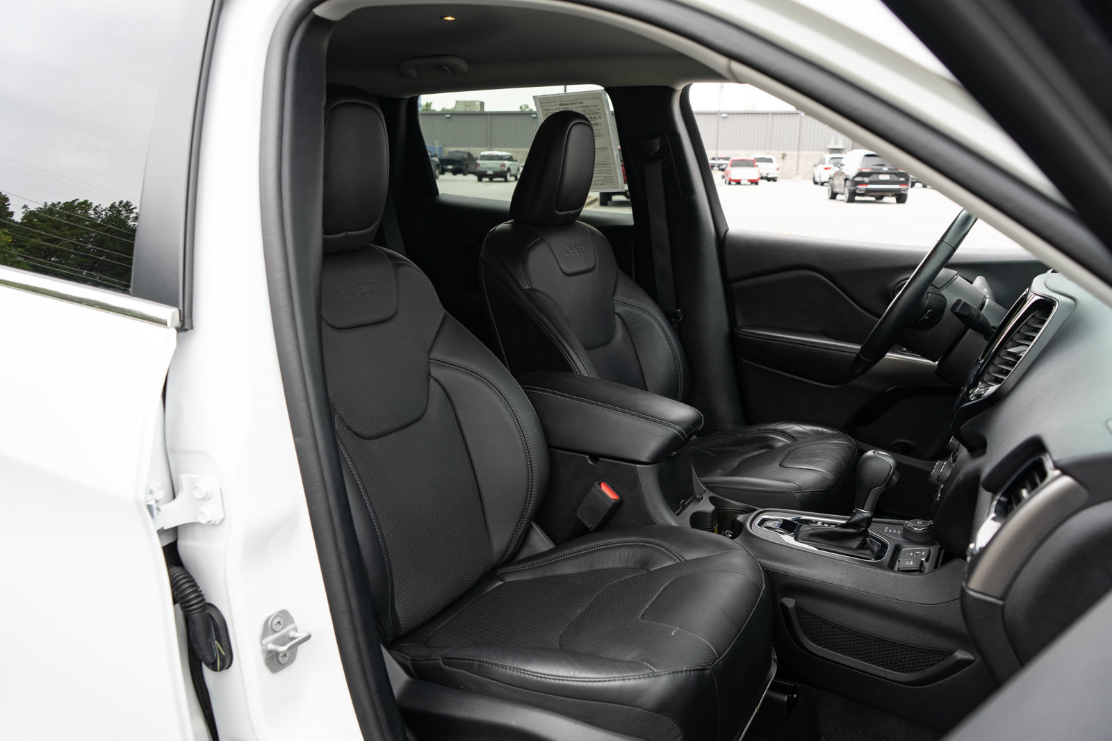 Used 2020 Jeep Cherokee Limited AWD/4WD image 22