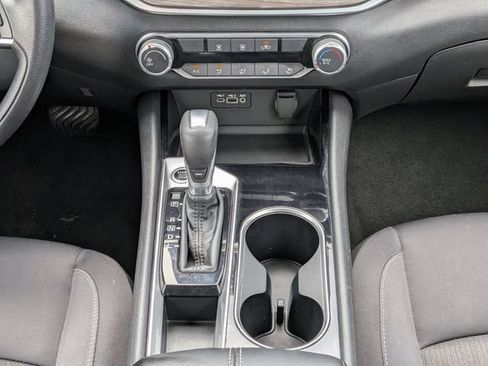 Used 2024 Nissan Altima 2.5 SV FWD image 17