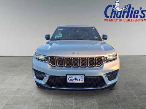 New 2025 Jeep Grand Cherokee Laredo X image 2