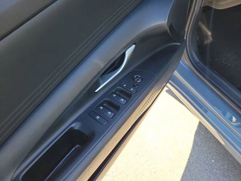 Used 2023 Hyundai Elantra SEL image 10