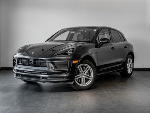 Certified 2025 Porsche Macan image 1