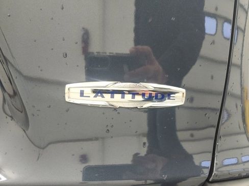 Used 2020 Jeep Cherokee Latitude image 11