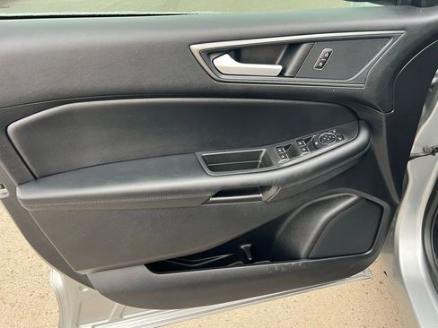 Used 2021 Ford Edge SE image 15