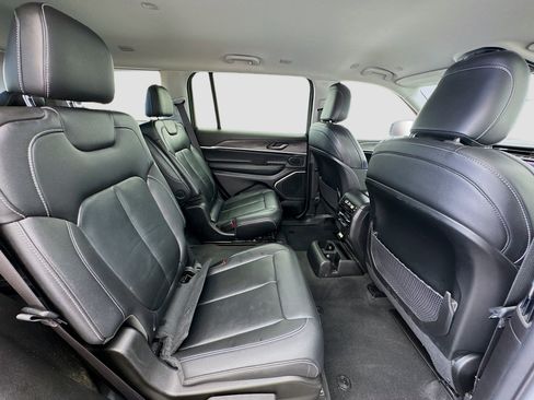 Used 2022 Jeep Grand Cherokee L Limited image 20