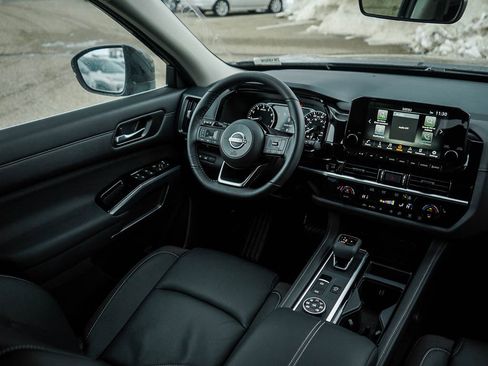 New 2025 Nissan Pathfinder SL w/ Lighting Package (N92) image 16