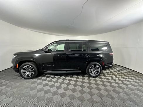 Certified 2025 Jeep Wagoneer Series II AWD/4WD image 11