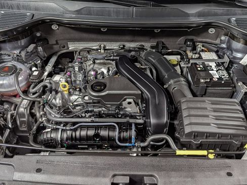 Used 2024 Volkswagen Taos SEL image 47