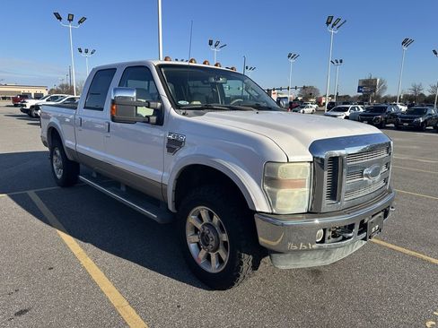 Used 2010 Ford F250 Lariat image 5