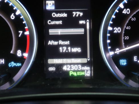 Used 2019 Toyota Highlander Limited FWD image 46