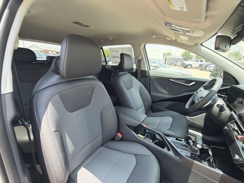New 2026 Kia Niro EX FWD image 27