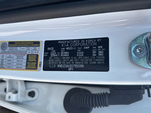 Certified 2025 Kia Soul S FWD image 34