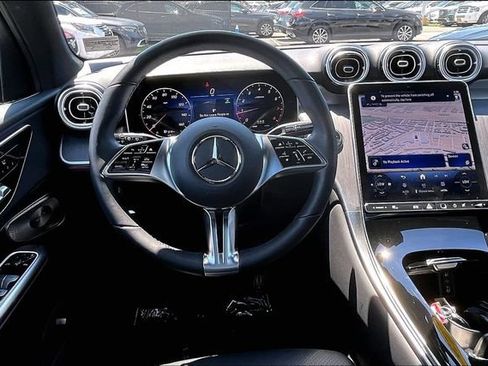 Used 2026 Mercedes-Benz GLC 300 4MATIC image 4