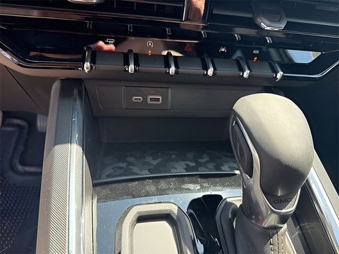 New 2025 GMC Canyon Elevation w/ Convenience Package image 21