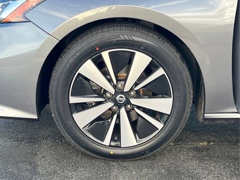 Used 2022 Nissan Altima 2.5 SV FWD image 30