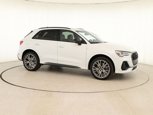 Certified 2025 Audi Q3 2.0T Premium Plus w/ Premium Plus Package image 9