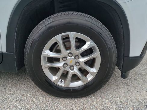 Used 2020 Chevrolet Traverse LS FWD image 11