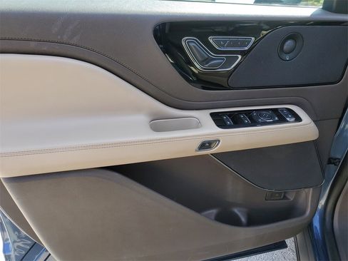 Used 2020 Lincoln Aviator Reserve image 18
