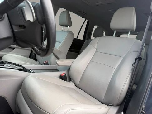 Used 2017 Honda Pilot Touring image 10