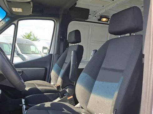 Used 2025 Mercedes-Benz Sprinter 2500 image 24