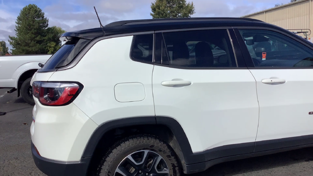 Used 2021 Jeep Compass Trailhawk w/ Sun and Sound Group AWD/4WD image 5