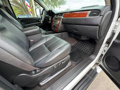 Used 2011 Chevrolet Silverado 2500 LTZ w/ LTZ Plus Package image 13