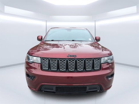 Used 2018 Jeep Grand Cherokee Altitude image 8