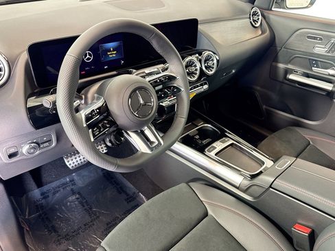 New 2026 Mercedes-Benz GLA 35 AMG 4MATIC image 9