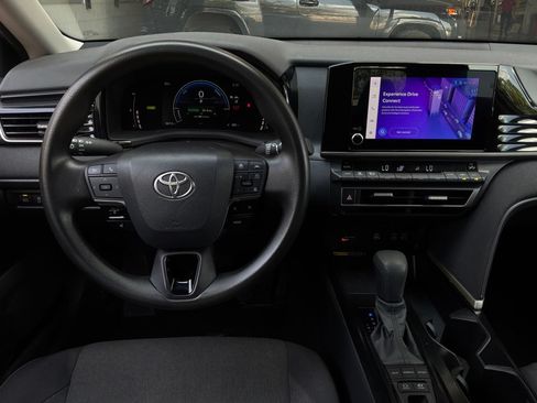 Used 2025 Toyota Camry LE FWD image 13