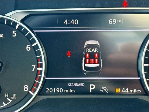 Used 2024 Nissan Pathfinder SL w/ SL Premium Package image 17