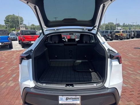 Used 2026 Tesla Model Y 2WD image 27